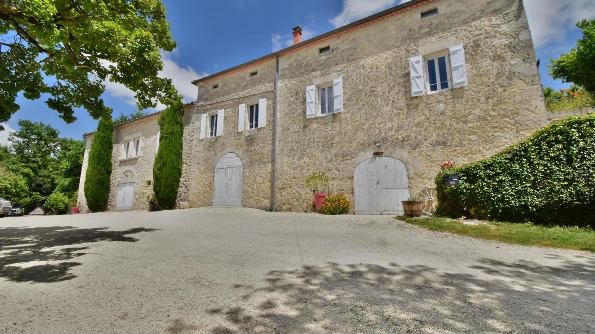 펜션 Le Refuge Confortable Gite Avec Terrasse Castelnau-sur-lʼAuvignon