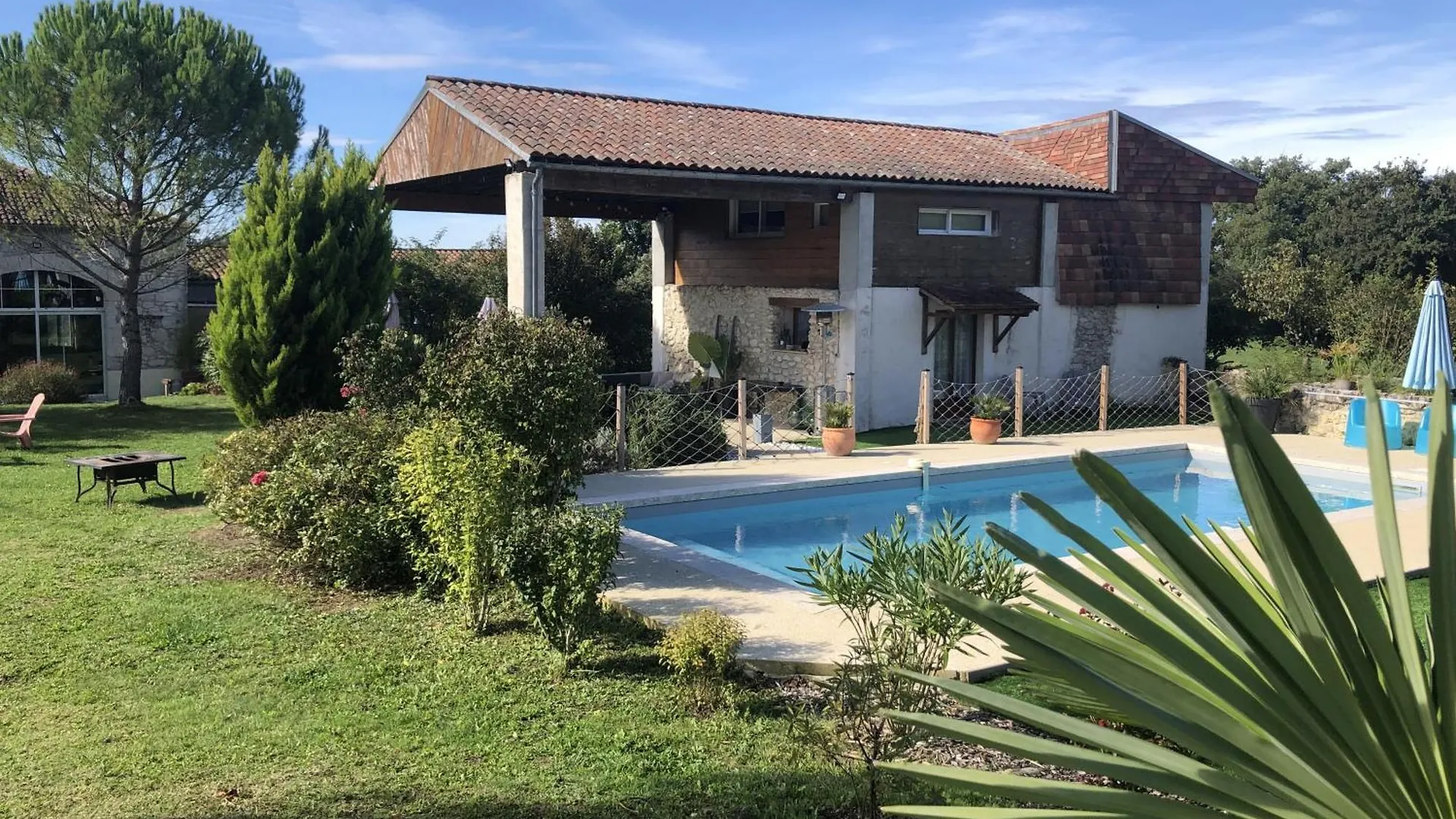 Le Refuge Confortable Gite Avec Terrasse Castelnau-sur-lʼAuvignon